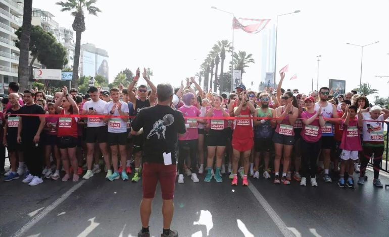 İzmir’de Zübeyde Hanım Koşusu Yapıldı