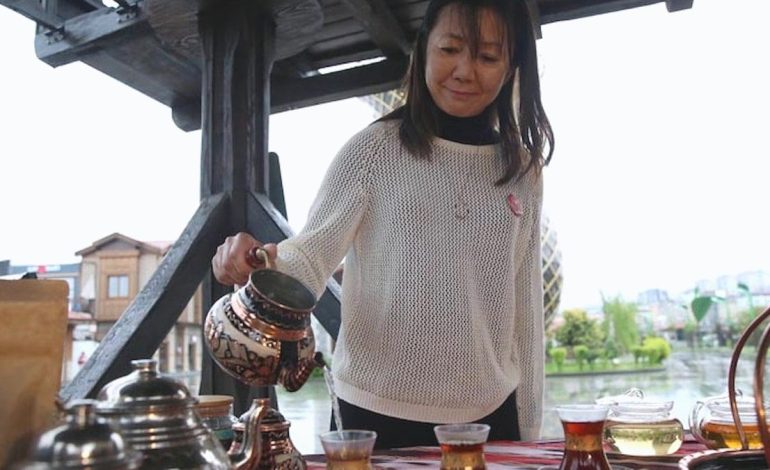 Japonya’nın ‘ilk çaycısı’ Rize’de çay demledi