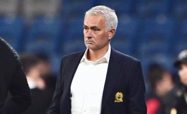 Jose Mourinho, ilk 11’i bir kez daha değiştirdi
