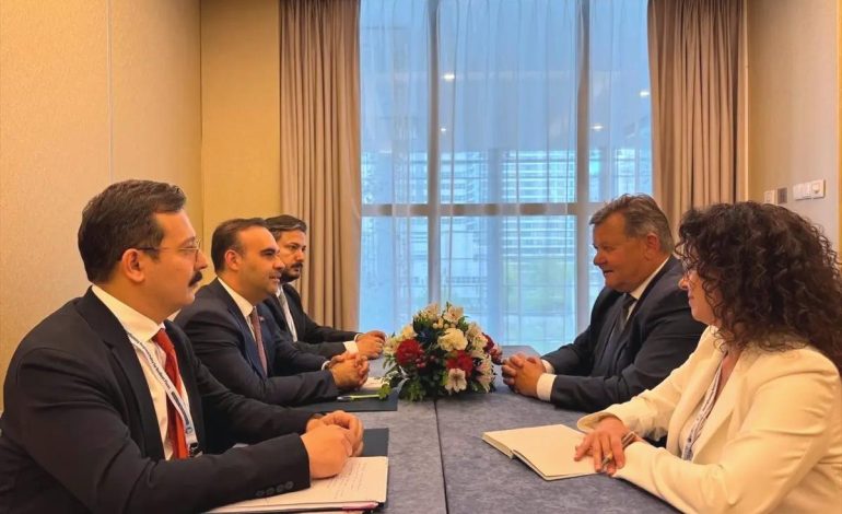 Kacır’dan OECD Görüşmeleri