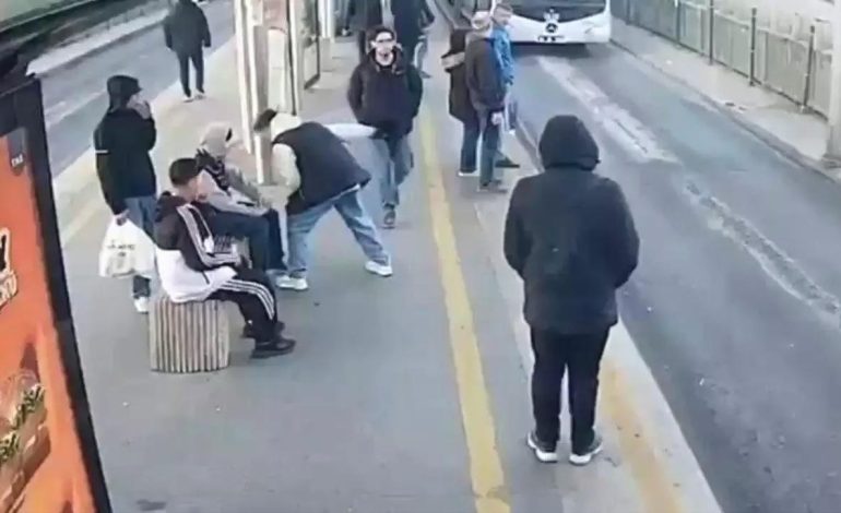 Kadıköy’de Bıçaklı Cinayet Görüntüleri Ortaya Çıktı