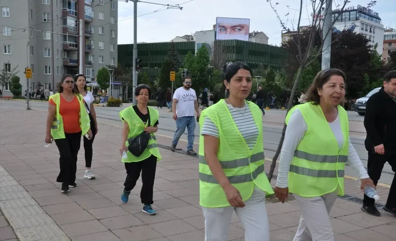 Kadın İşçiler Haksızlığa Karşı Yürüyüşte