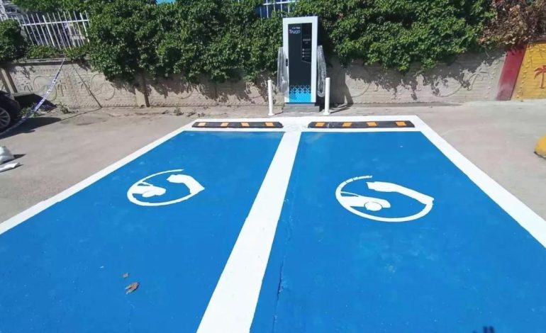 Kahta’da İlk Elektrikli Araç Şarj İstasyonu Hizmete Girdi