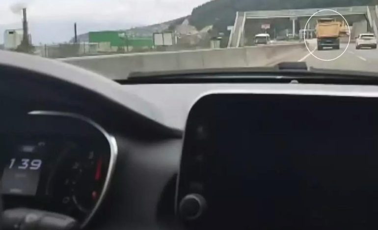 Kamyon limit tanımadı! 139’la giden otomobil bile yetişemedi
