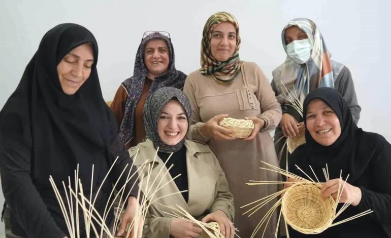 Kanser Hastası Kadınlar, Rattan Kursu ile Umutlarını Tasarlıyor