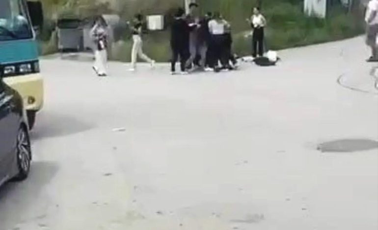 Karabük’te Üniversite Öğrencileri Sokak Ortasında Kavga Etti