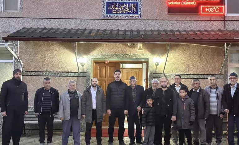 Kaymakam Kahraman’dan Köyde Sabah Namazı Buluşması