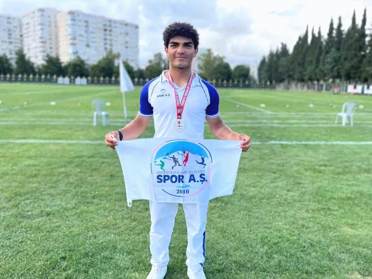 Kayseri Spor Kulübü’nden Kutay Tek, Okçuluk Türkiye İkincisi Oldu