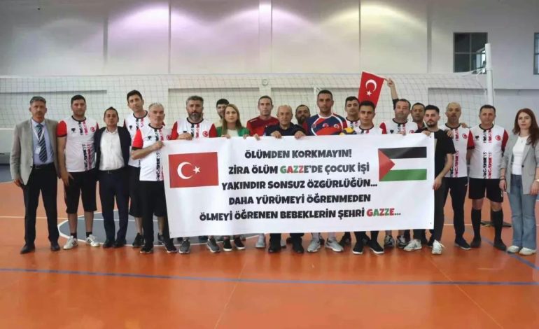 Kayseri’de Voleybol Turnuvasında Filistinli Çocuklara Destek