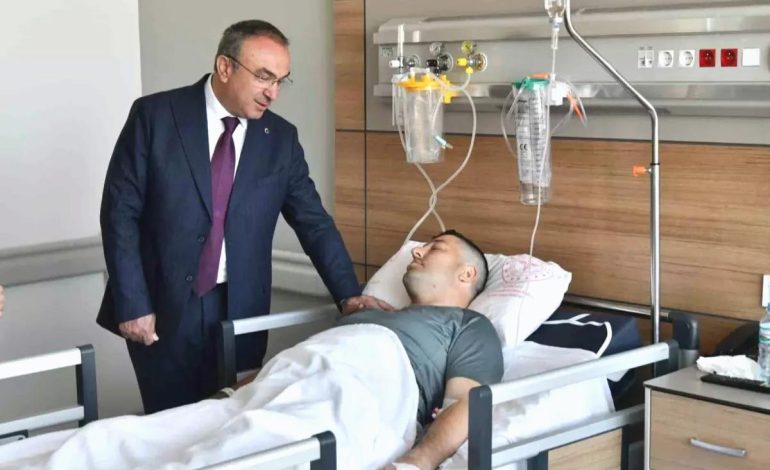 Kaza Geçiren Polis Memuruna Vali Ziyareti