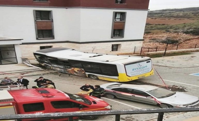 Kazada yaralanan otobüs şoförü 55 günlük yaşam mücadelesini kaybetti