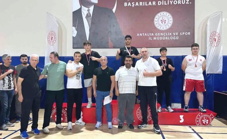 Kemer Belediyesi Kick Boks Takımı’ndan Büyük Başarı