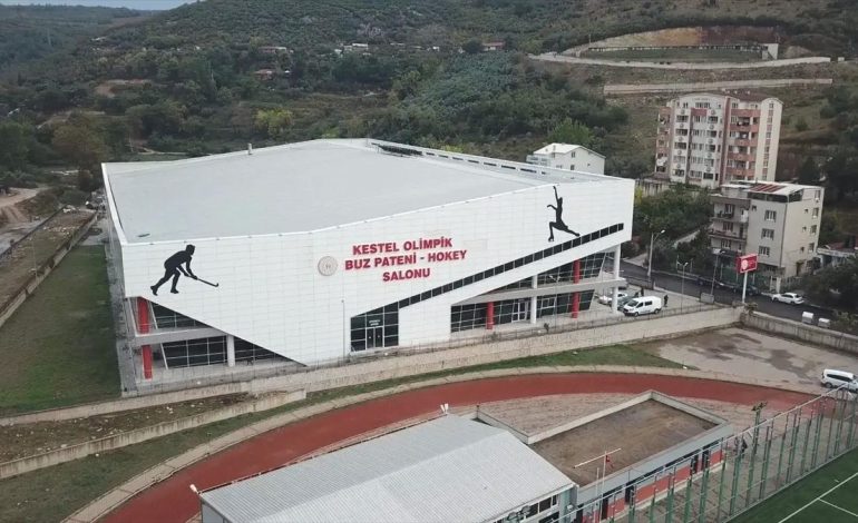 Kestel Buz Pateni Tesisinde Genç Sporcular Yetişiyor