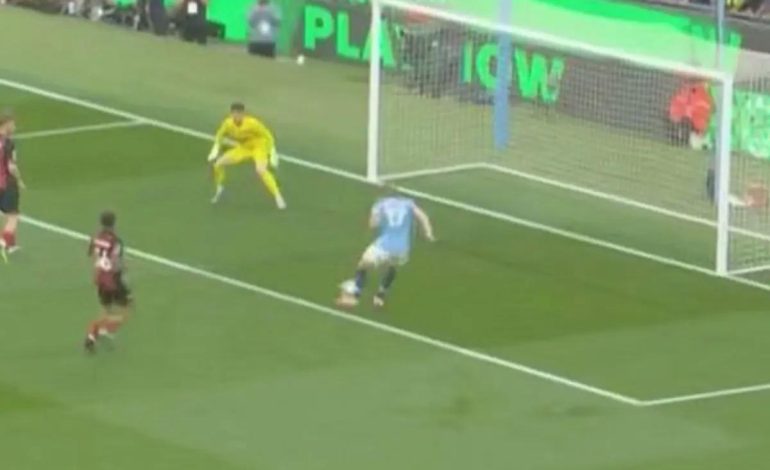 Kevin De Bruyne Etihad’daki son maçında inanılmaz bir gol kaçırdı