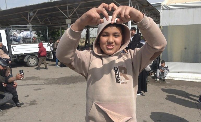 Kilis’te Suriyeliler ülkelerine dönmeyi sürdürüyor