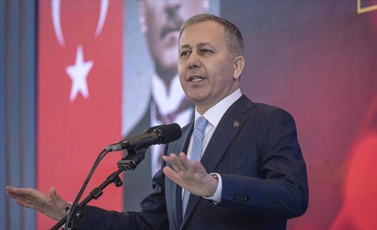 Kırmızı Bültenle aranan 4 suçlu, Türkiye’ye iade edildi