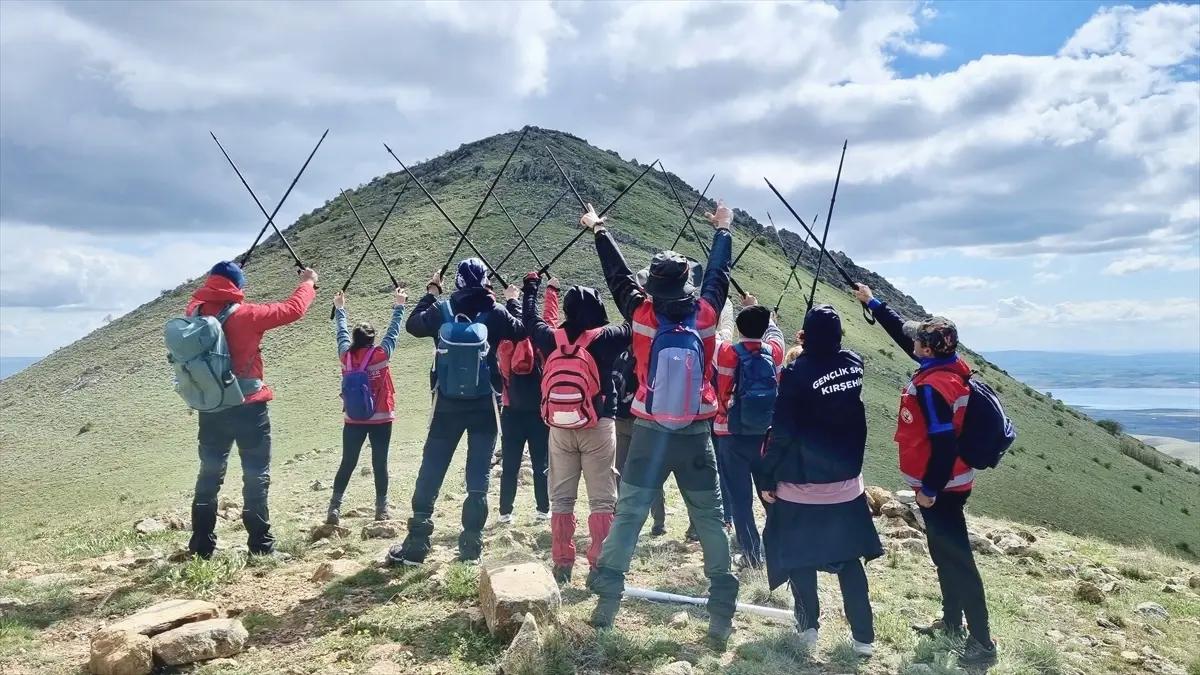 Kırşehir’de Dağcılar Aliöllez Zirvesine Tırmandı