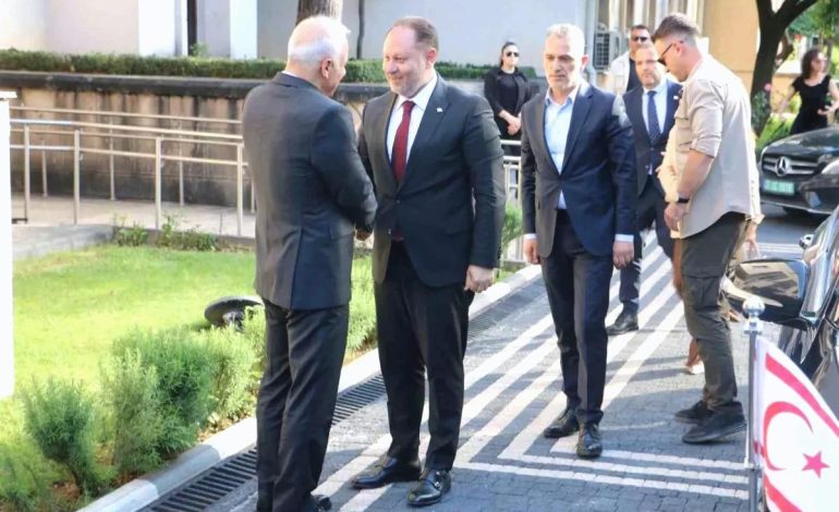 KKTC Meclis Başkanı Öztürkler, Diyarbakır’da