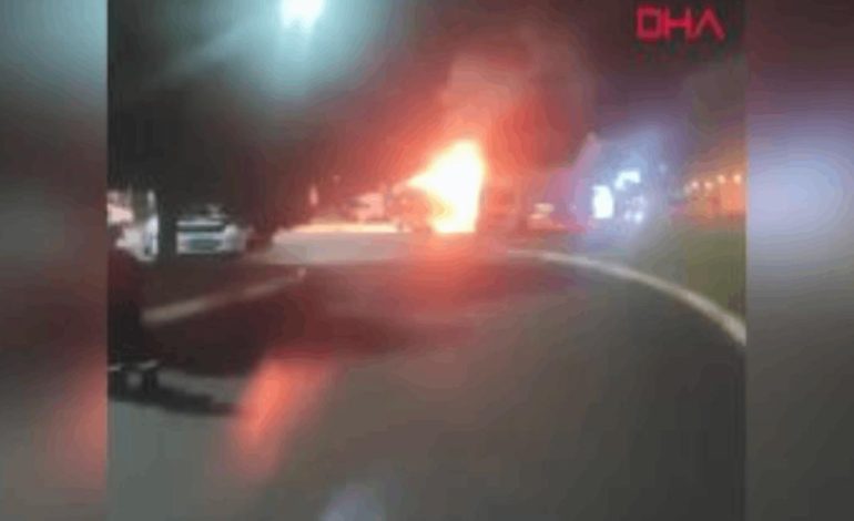 Kocaeli’ndeki yolcu otobüsü alev topuna döndü