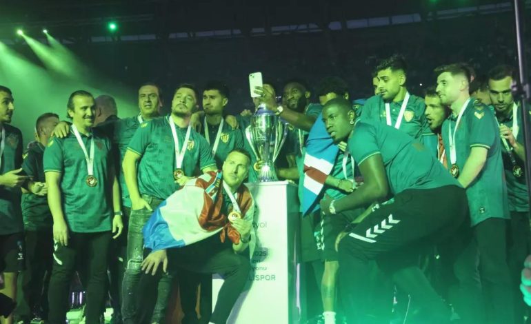 Kocaelispor Süper Lig’e Yükseldi