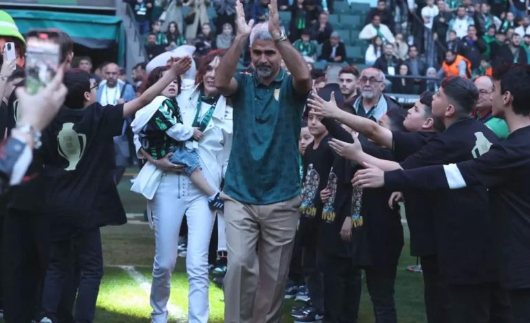 Kocaelispor’dan ayrılan İsmet Taşdemir memleketinin takımını çalıştıracak