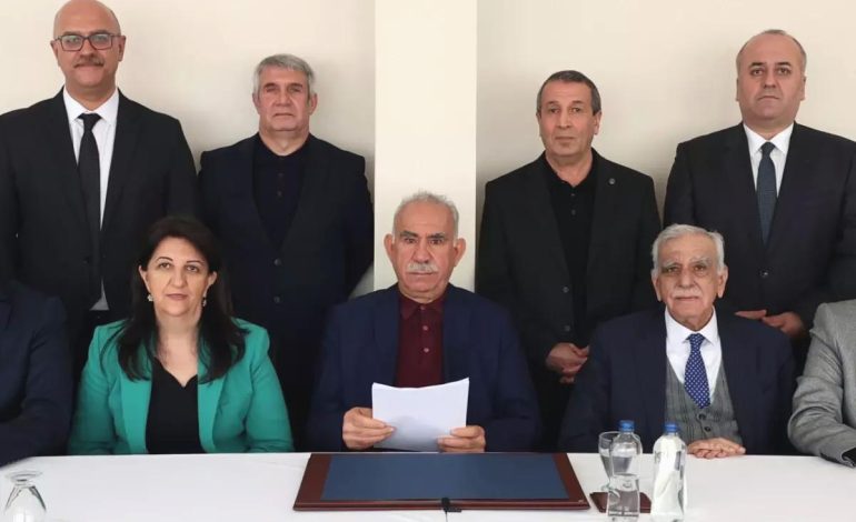 Kongre tamam, fesih ne zaman? Cumhurbaşkanlığı kanadından ilk yorum geldi
