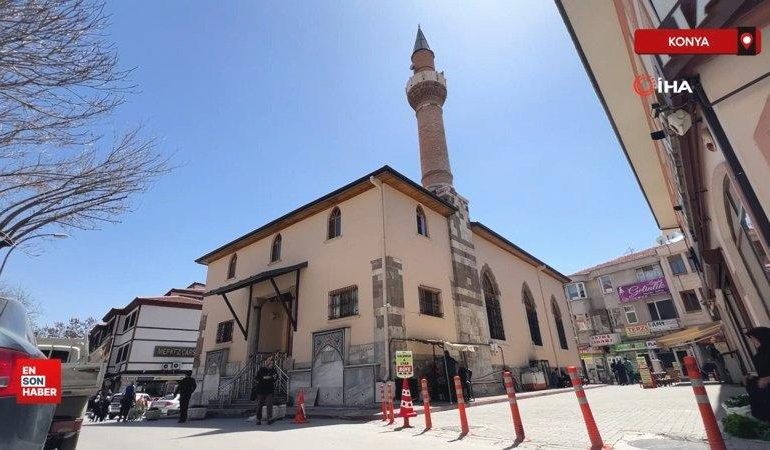 Konya’da 616 yıldır güneş ışığı ile namaz vakitlerini gösteriyor