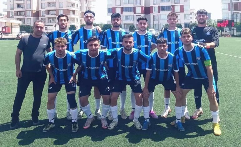 Konya’da kafileyi taşıyan otobüsün lastiği patlayınca futbolcular maça taksiyle gitti