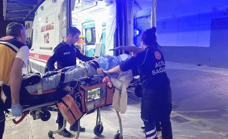 Konya’da Kontrolden Çıkan Otomobil Ağaca Çarptı: Sürücü Ağır Yaralı