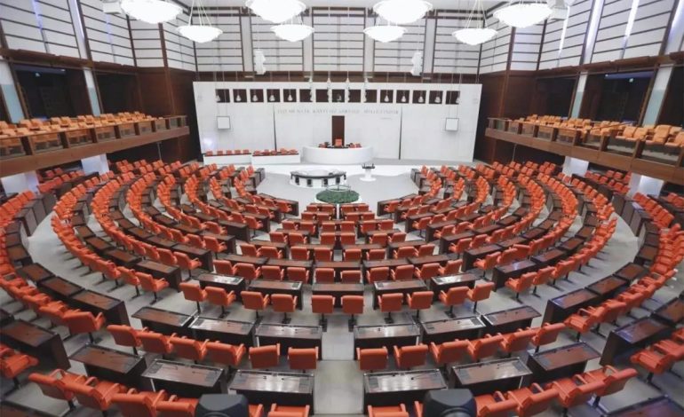 Konya’daki deprem TBMM’de de hissedildi