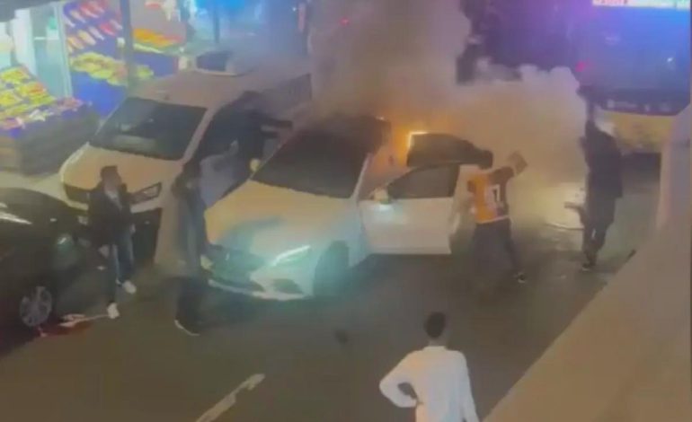 Küçükçekmece’de Havai Fişek Yangını
