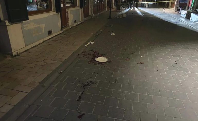 Kula’da Bıçaklı Kavga: 1 Ağır Yaralı