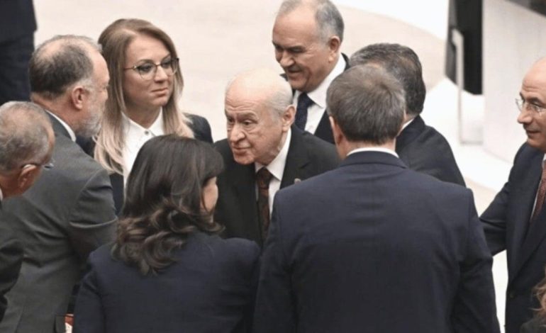 Kulis: AKP’liler, Bahçeli’nin komisyon önerisinden habersizdi