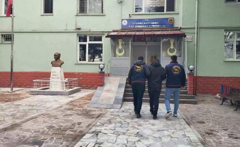 Kütahya’da 99 Aranan Şahıs Yakalandı