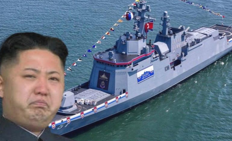 Kuzey Kore, yepyeni savaş gemisini liderinin gözü önünde batırdı