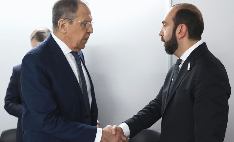 Lavrov, Ermeni mevkidaşı ile Erivan ve Bakü arasındaki ilişkilerin normalleştirilmesini görüştü