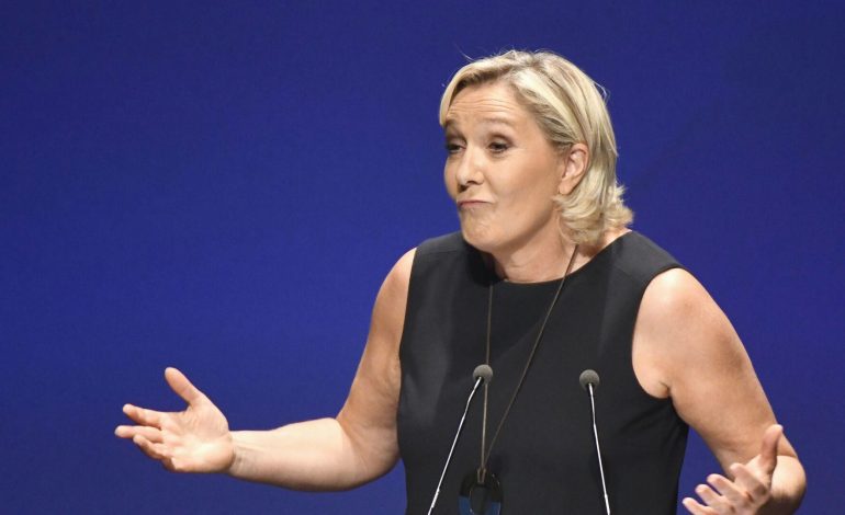 Le Pen’den korkutan uyarı: ‘Macron’un eylemleri savaş hazırlığına benziyor’