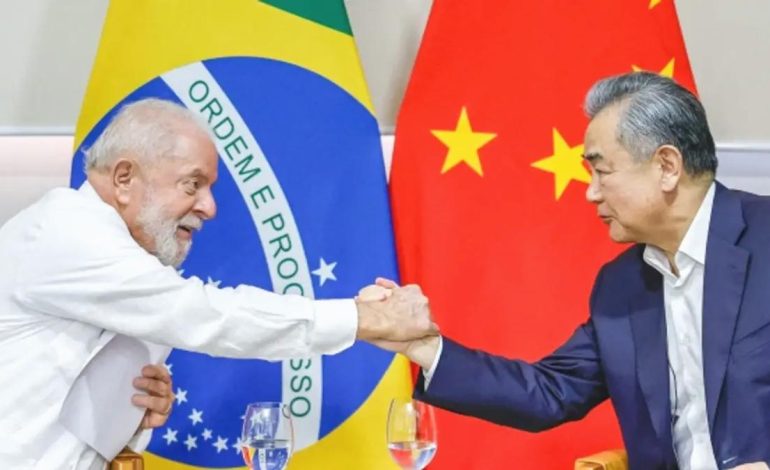 Lula ve Wang Yi Görüştü