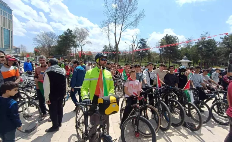 Malatya’da Gazze İçin Bisikletli Protesto Düzenlendi