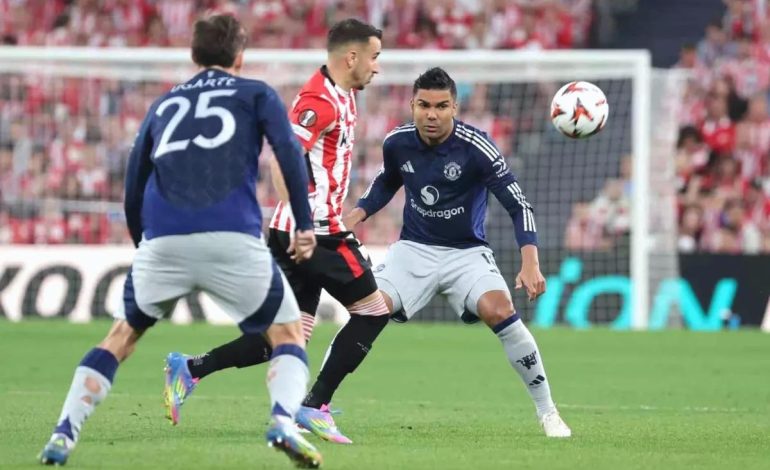 Manchester United Yarı Finalde Rahat Güldü