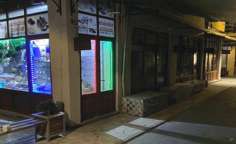 Manisa’da bıçaklı kavga; 1 kişi ağır yaralandı