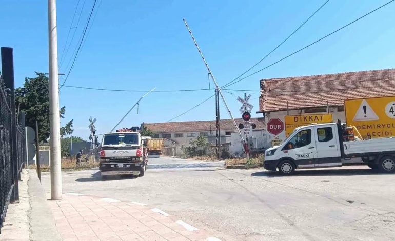 Manisa’da Hemzemin Geçit Arızası Trafiği Olumsuz Etkiledi