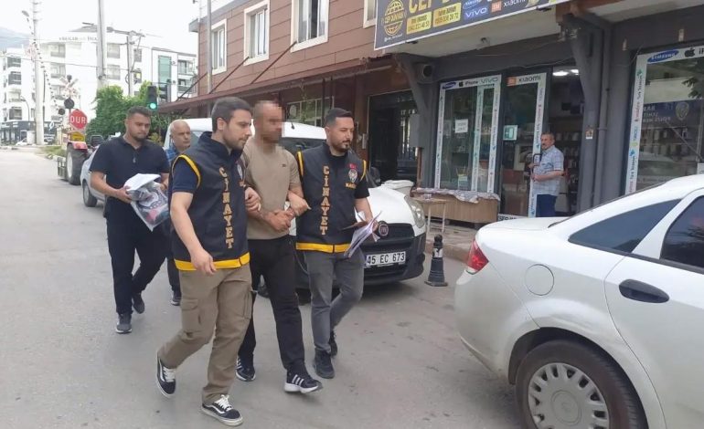 Manisa’da Kundaklama Olayı: 13 Araç Zarar Gördü