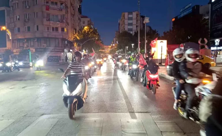 Manisa’da Motosiklet Korteji ile 19 Mayıs Coşkusu