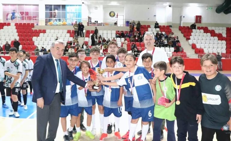 Mehmet Akif Ersoy Ortaokulu Futsal Şampiyonu