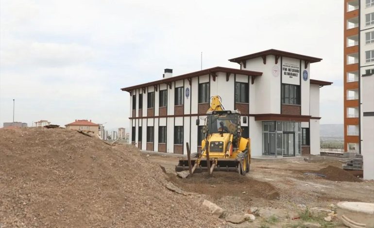 Melikgazi’de İki Yeni Sağlık Merkezi İçin Çevre Düzenlemesi Başladı