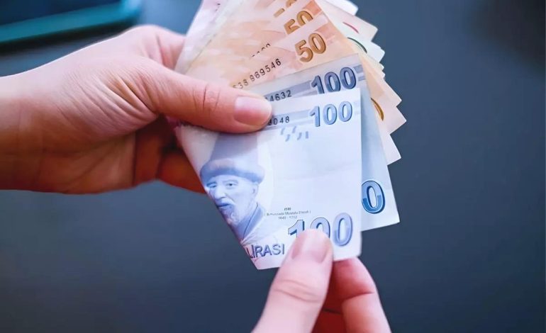 Memur ve emekliler maaş zammı için gün saymaya başladı