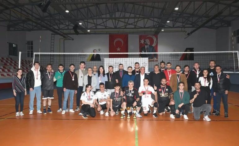 Mengen’de Voleybol Turnuvası Şampiyonu Belli Oldu