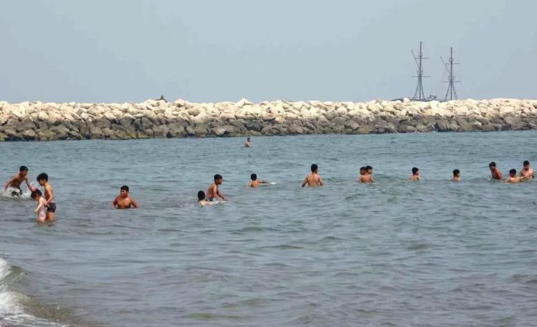 Mersin Sıcak Havalara Akın Edildi
