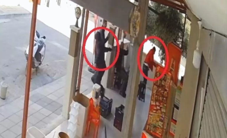 Mersin’de Tabanca ile Saldırı Anı Kamerada